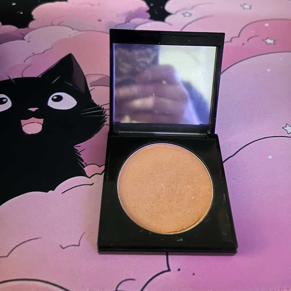 Luminous Highlighter Compact 🌟